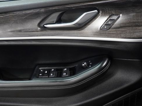 Used 2024 Jeep Grand Cherokee Limited w/ Luxury Tech Group II image 26