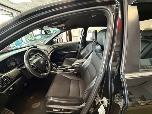Used 2016 Honda Accord Sport image 18