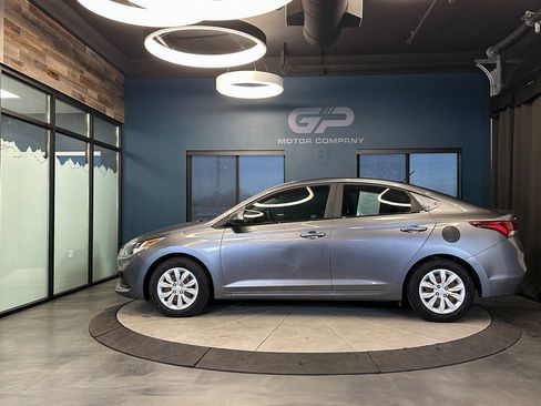 Used 2020 Hyundai Accent SE image 6