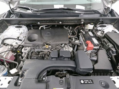 Used 2025 Toyota RAV4 XLE AWD/4WD image 13