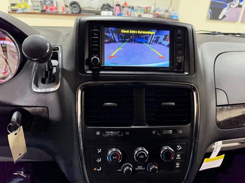 Used 2019 Dodge Grand Caravan SE image 53