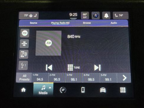 Used 2023 Jeep Grand Cherokee Laredo w/ Luxury Tech Group I image 25