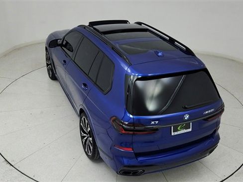 Used 2025 BMW X7 M60i image 18