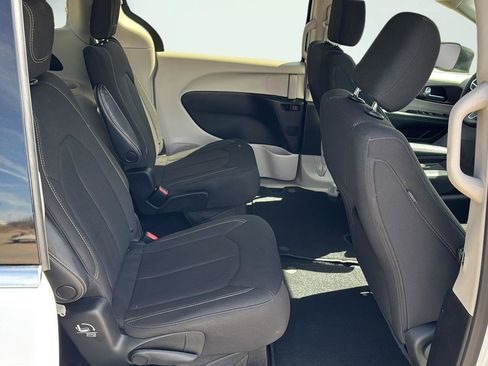 Used 2023 Chrysler Voyager LX FWD image 24
