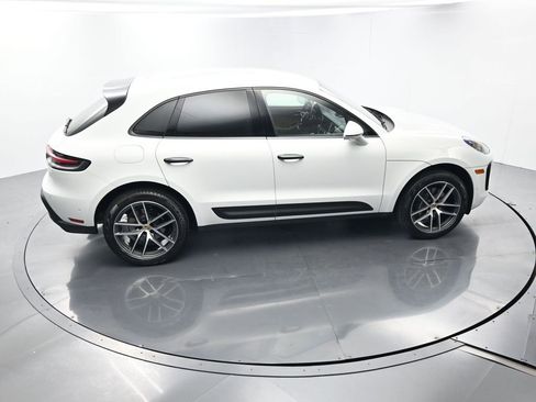 Certified 2024 Porsche Macan image 39