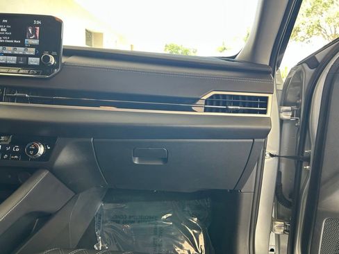 Used 2024 Mitsubishi Outlander SEL FWD image 23