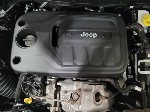 Used 2022 Jeep Cherokee Limited w/ Mopar Interior Package image 30