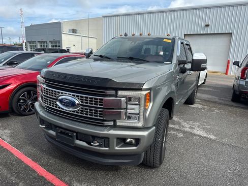 Used 2019 Ford F250 Platinum w/ Platinum Ultimate Package AWD/4WD image 1