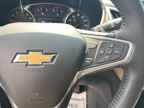 Used 2022 Chevrolet Equinox Premier FWD image 27