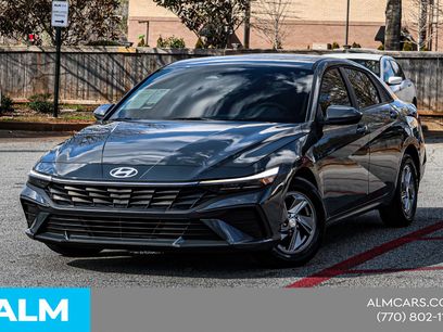 Used 2025 Hyundai Elantra SE