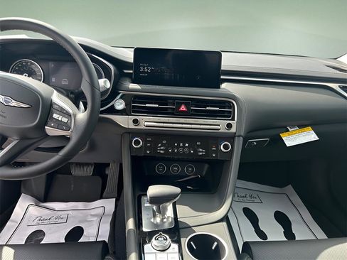 New 2025 Genesis G70 2.5T image 10