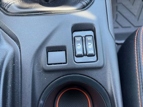 Used 2021 Subaru Crosstrek 2.0i Premium image 17