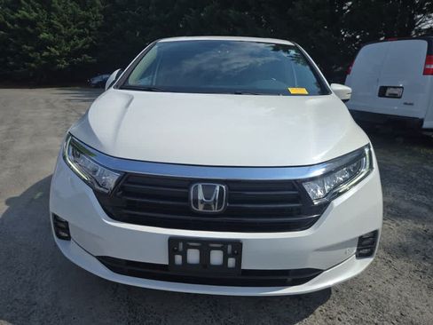 Used 2023 Honda Odyssey Elite image 3