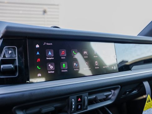 New 2025 Porsche Cayenne E-Hybrid image 18