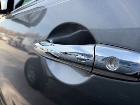 Used 2023 Nissan Armada SL image 28