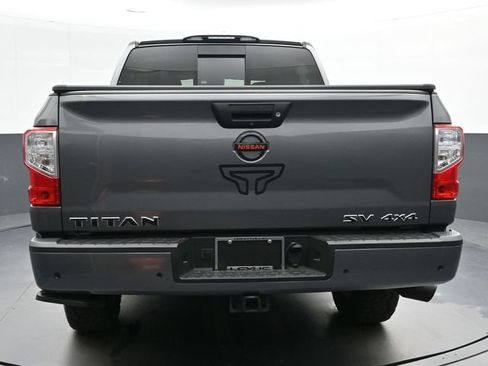 Used 2021 Nissan Titan SV w/ SV Convenience Package AWD/4WD image 7