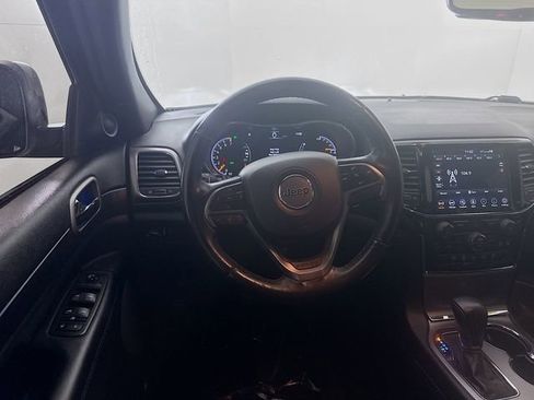 Used 2020 Jeep Grand Cherokee Laredo image 20