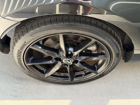 Used 2019 MAZDA MX-5 Miata Club RWD image 15