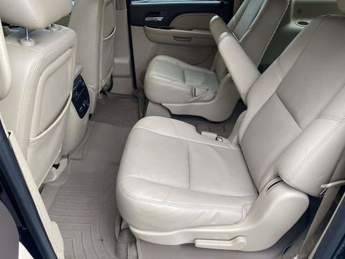 Used 2013 GMC Yukon XL Denali image 16