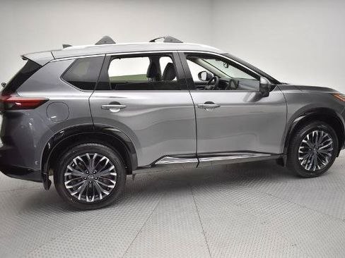 Certified 2026 Nissan Rogue Platinum w/ Platinum Premium Package AWD/4WD image 4