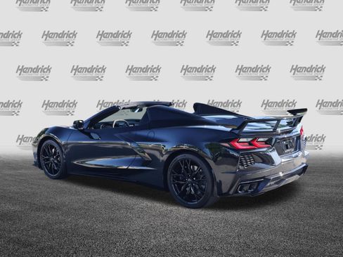 Used 2025 Chevrolet Corvette Stingray Premium Conv w/ Z51 Performance Package RWD image 7