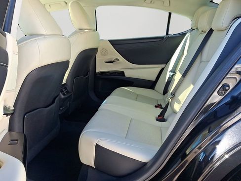 Used 2022 Lexus ES 350 w/ Premium Package image 8