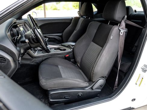 Used 2019 Dodge Challenger R/T image 37