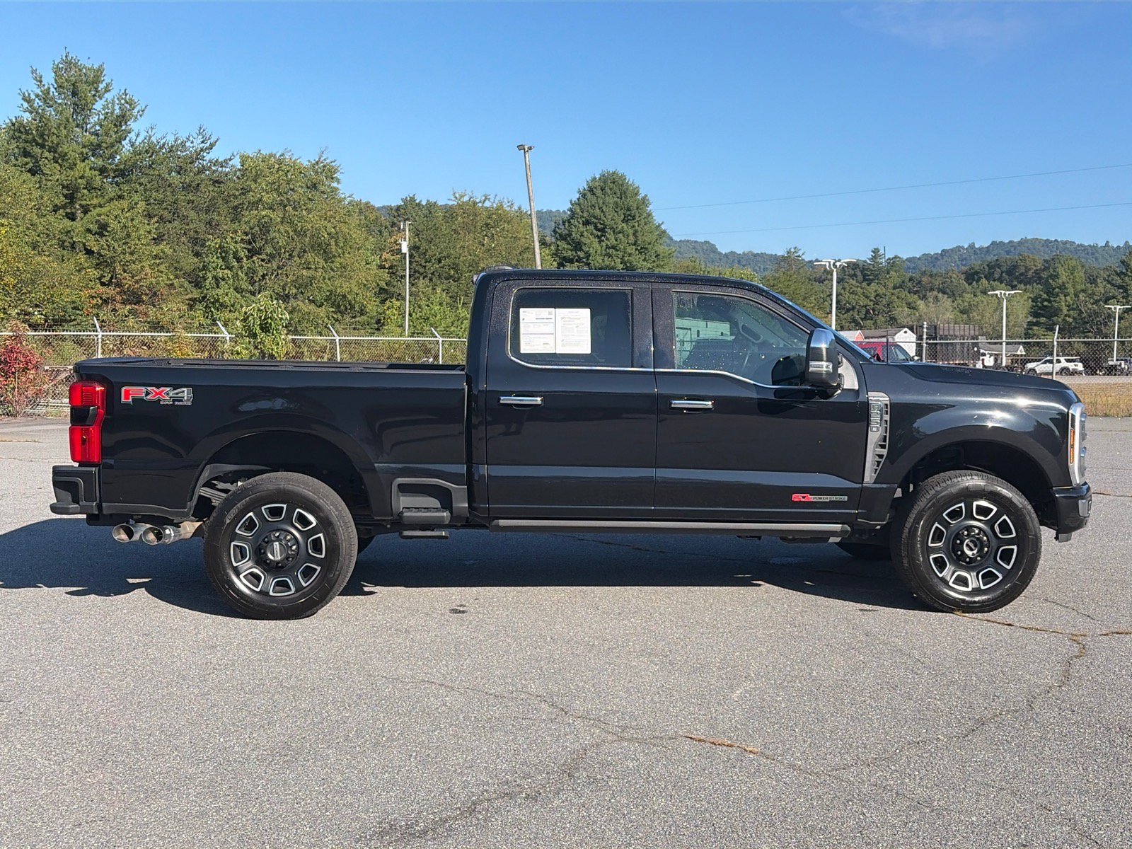 Used 2024 Ford F250 Platinum AWD/4WD image 2