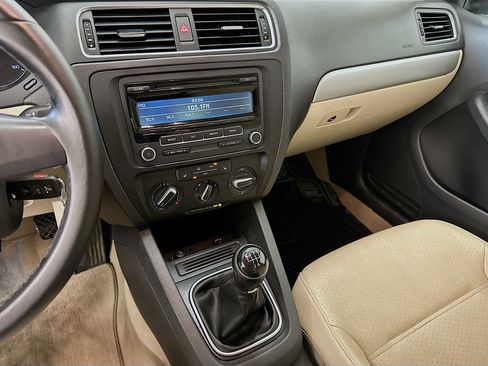 Used 2014 Volkswagen Jetta SE FWD image 24