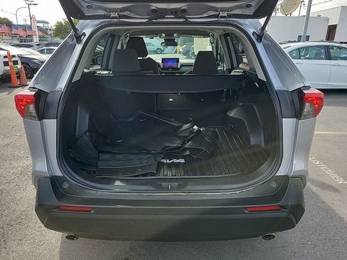 Used 2023 Toyota RAV4 LE AWD/4WD image 11