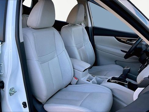 Used 2022 Nissan Rogue Sport SL w/ Premium Package image 23