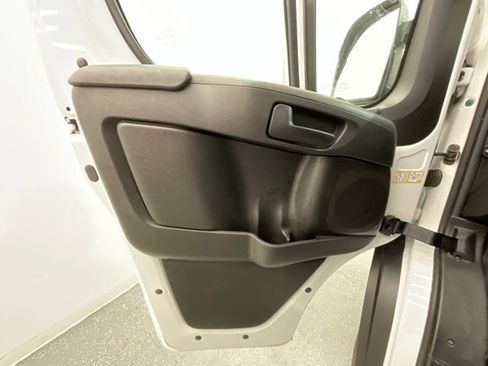 Used 2025 RAM ProMaster 3500 w/ Convenience Group FWD image 9