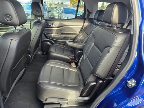 Used 2023 GMC Acadia SLT image 28