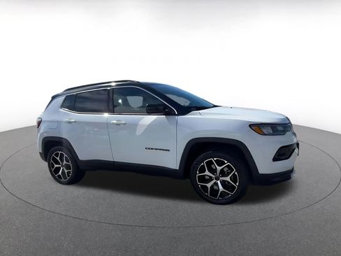 Used 2025 Jeep Compass Limited image 2