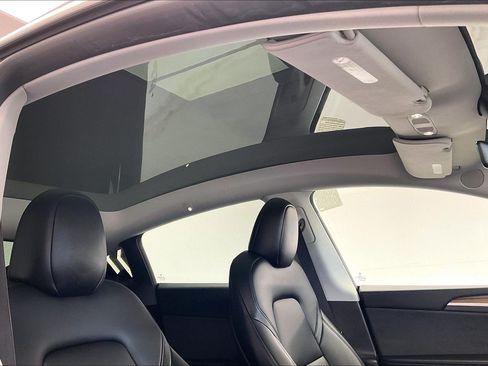 Used 2023 Tesla Model Y Long Range AWD/4WD image 22