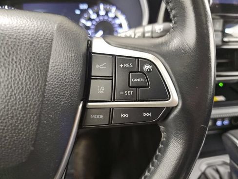 Used 2023 Toyota Highlander XLE AWD/4WD image 20