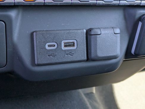 Used 2024 Chevrolet Silverado 1500 Custom image 27