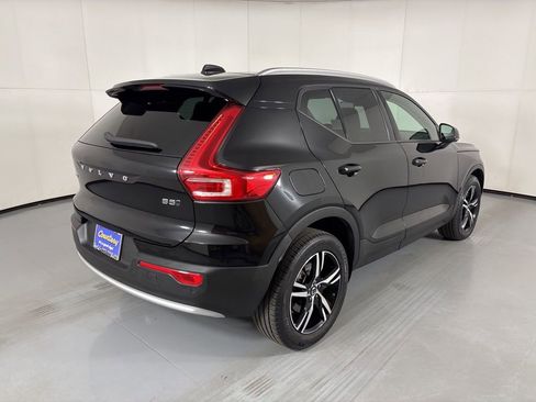 Used 2023 Volvo XC40 B5 Core w/ Protection Package Premier AWD/4WD image 8