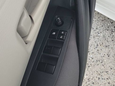 Used 2025 Toyota Corolla LE FWD image 22
