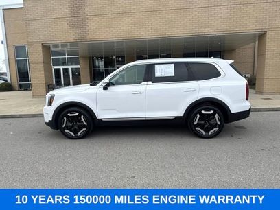 Used 2024 Kia Telluride S w/ S Sunroof Package