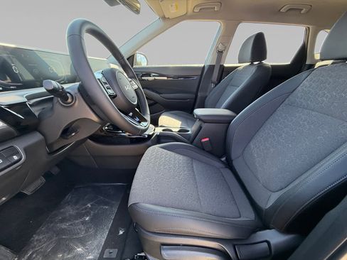 New 2026 Kia Seltos S image 9