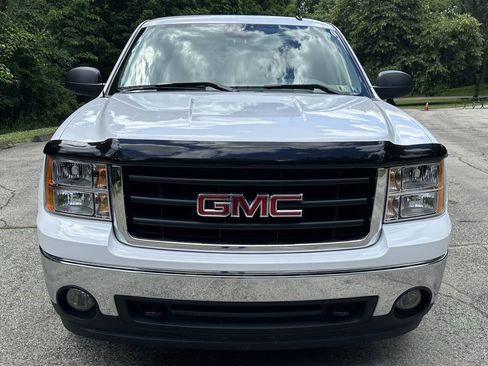 Used 2007 GMC Sierra 1500 W/T w/ Work Truck Preferred Package AWD/4WD image 2