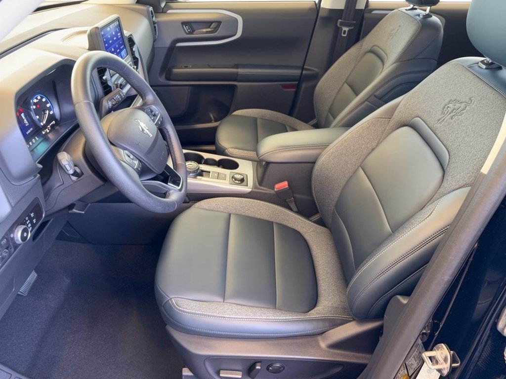 Used 2024 Ford Bronco Sport Outer Banks AWD/4WD image 5