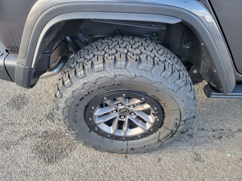 New 2025 Jeep Wrangler Unlimited Rubicon 392 image 10