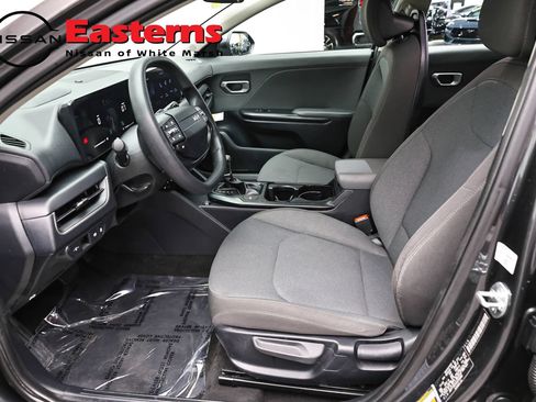 Used 2025 Kia K4 FWD image 14
