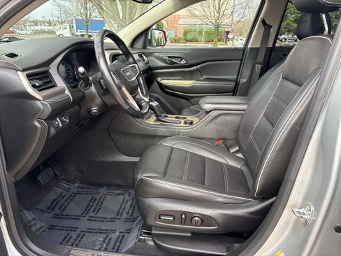 Used 2019 GMC Acadia Denali w/ Technology Package AWD/4WD image 11