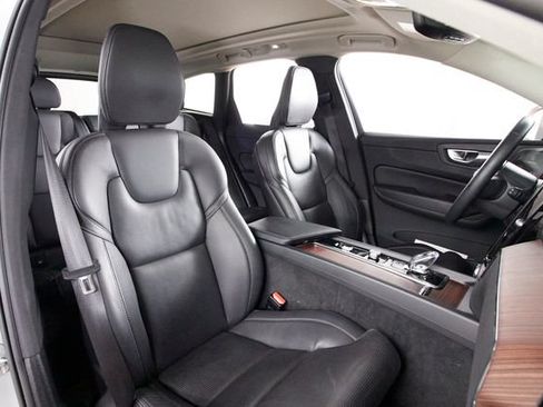 Certified 2023 Volvo XC60 B6 Ultimate w/ Climate Package AWD/4WD image 20