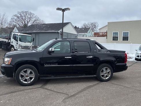 Used 2009 Chevrolet Avalanche LTZ image 13