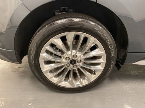 Used 2022 Ford Edge Titanium w/ Equipment Group 301A AWD/4WD image 31