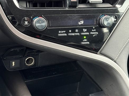 Used 2021 Toyota Camry XSE image 22